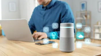 Dispozitivele IoT, poarta invizibilă pentru atacatori: de ce becurile inteligente, camerele și boxele smart pot deveni un risc real
