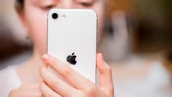 Cum folosești „Hide My Email” pe iPhone, ca să reduci spamul și tentativele de phishing