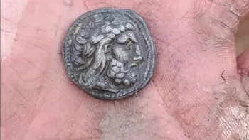 Descoperire arheologică în Gorj: monede grecești din vremea lui Filip al II-lea, vechi de peste 2.000 de ani, găsite cu detectorul de metale