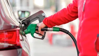 Cât ar putea ajunge litrul de motorină în România dacă petrolul continuă să crească. Ce arată calculele