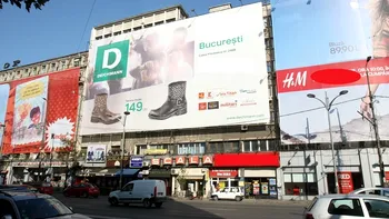 Ce poți face dacă asociația vrea să închirieze fațada blocului pentru reclame, iar ferestrele tale sunt afectate. Drepturile proprietarilor și soluțiile legale în 2026