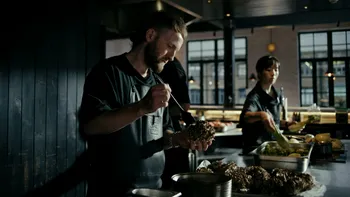Change Drivers revine cu un episod despre risipa alimentară: chef Douglas McMaster explică de ce mâncarea nu ar trebui irosită