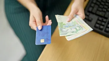 Cum pot angajatorii să primească 2.250 de lei lunar dacă angajează mame cu trei copii. Condițiile programului