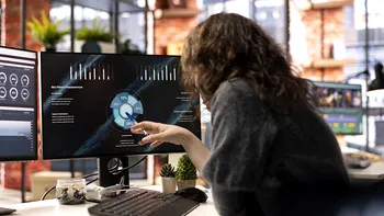 AI-ul devine „copilot” pentru angajați: IMM-urile din România economisesc până la 6 zile de muncă lunar