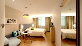 Noul trend preferat de turiștii români. Hotelurile pierd tot mai mult teren, spre ce se orientează acum cei care caută cazare