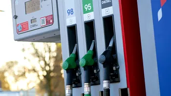 Prețul carburanților, scumpit nejustificat pentru a treia zi la rând în România. Cât costă motorina şi benzina în Bulgaria