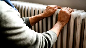 Uită de folia de aluminiu. Invenția profesioniștilor pentru a face caloriferele să se încălzească mai mult cu mai puțini bani