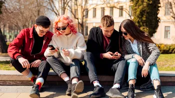 Vremurile în care tinerii plecau pe capete din România au apus. De ce nu mai vor să lucreze în străinătate, conform unui studiu