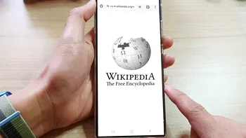 Wikipedia interzice textele scrise cu ajutorul AI, cu două excepții