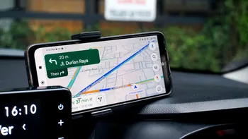 Google Maps știe câtă baterie mai ai: îmbunătățirea care schimbă complet experiența pentru mașinile electrice