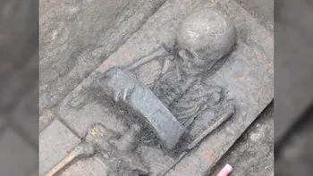 Descoperirea care i-a uimit pe arheologi: doi copii din Italia antică au fost îngropați cu centuri de războinici