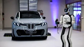 BMW extinde testele cu roboți umanoizi în fabrici: ce urmărește, ce poate ieși bine și unde apar riscurile