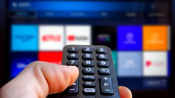 Stickul care îți face televizorul mai deștept: cum îl folosești corect fără bătăi de cap