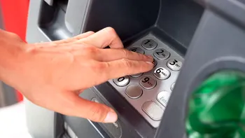 Ce rol are cifra 6 de pe tastatura bancomatului. Salvează timp dacă o apeşi când scoţi bani