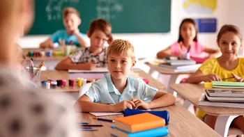 Au început înscrierile la clasa pregătitoare 2026-2027. Ce documente îți trebuie și cum afli școala de care aparții