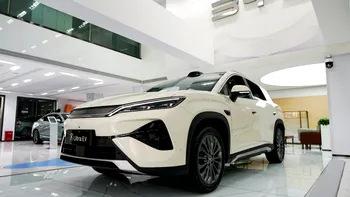 BYD a trecut peste Tesla în Marea Britanie, iar industria auto americană are un nou motiv de panică