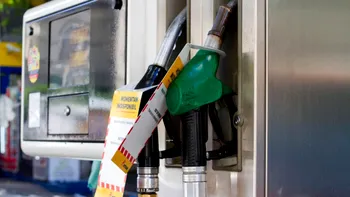 Cât vor mai rămâne ridicate prețurile la carburanți. Anunțul ministrului Energiei