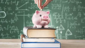 Educația financiară devine tot mai importantă în școli. 1.000 de profesori vor fi pregătiți anul acesta pentru a preda elevilor noțiuni despre bani
