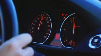 La ce viteză consumă cel mai puțin un motor pe benzină. Cât te costă fiecare 10 km/h în plus