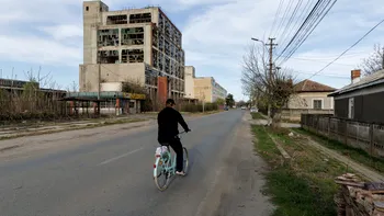 Oraşul din România din care localnicii fug cu prima ocazie. Lipsa locurilor de muncă, unul dintre motive