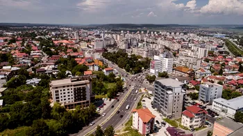 Oraşul pentru care mulţi renunţă imediat la Bucureşti. Chiriile sunt mai ieftine şi nu este atât de aglomerat, este doar la o oră de Capitală