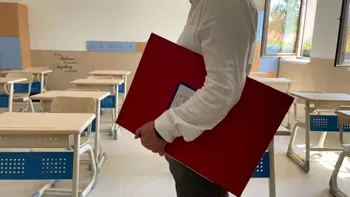 Profesorii ar putea primi mai mulți bani din toamnă. Tariful pentru plata cu ora, analizat pentru majorare