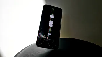 Avertisment pentru cei care au iPhone. Schimbă această setare înainte să-ți încarci telefonul la un încărcător public
