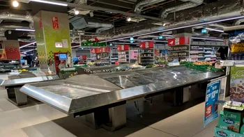 Singura piață din București care a reușit să închidă un supermarket: Auchan pleacă din Bucur Obor după șase ani