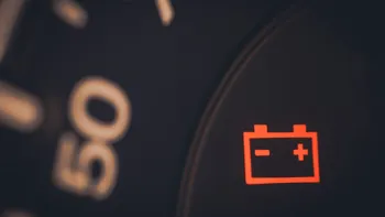 Dacia și electrica de bord: de ce apar erori fantomă după schimbarea bateriei de 12V