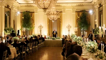 Dineul de stat de la Casa Albă, eveniment cu miză economică majoră. Regele Charles, Regina Camilla, Melania și Donald Trump, printre miliardari și afaceriști. Monarhul englez nu a ciocnit cu șampanie