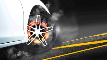 Fum albastru doar după frână de motor: ce spune asta despre uzură și pe unde intră uleiul