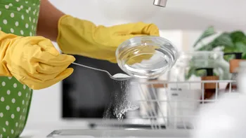 20 de moduri în care poți folosi bicarbonatul de sodiu în casă fără să mai cumperi produse scumpe de curățenie