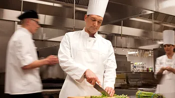 Cum poți deveni chef în România. Cât costă cursurile și cât poți câștiga în această meserie