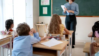 Evaluarea Națională la clasa a VI-a începe pe 26 mai 2026. Elevii vor avea 60 de minute pentru fiecare probă