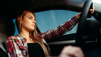 Generația Z renunță la permisul auto. Inclusiv în familia șefului Uber apare acest fenomen
