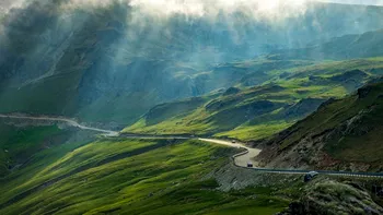 Transalpina, redeschisă circulației pe sectorul de mare altitudine. Intervalele orare în care pot circula șoferii