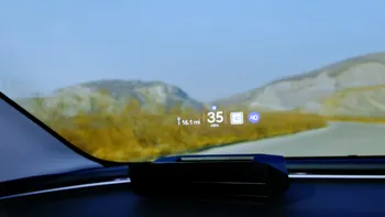 Soluția pentru una dintre cele mai vechi nemulțumiri Tesla: un HUD aftermarket care nu îți afectează garanția