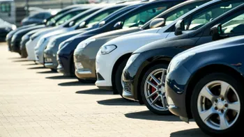 Piața auto din România își schimbă direcția: electrificarea accelerează, Dacia pierde teren, iar SUV-urile domină aprilie 2026