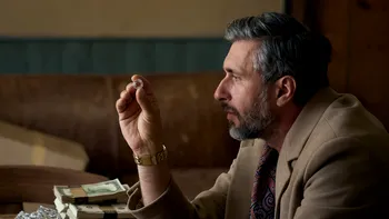 INTERVIU EXCLUSIV cu Dragoș Bucur, actorul român din „FUZE: Diversiune explozivă”, thrillerul străin cu staruri din „Bullet Train”, „The White Lotus” și „Avatar”