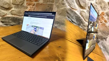 REVIEW ASUS Zenbook DUO UX8407 - laptopul futurist la limita imposibilului. Gadgetul cu două ecrane care îți schimbă modul de lucru și îți îmbunătățește productivitatea simplu și rapid