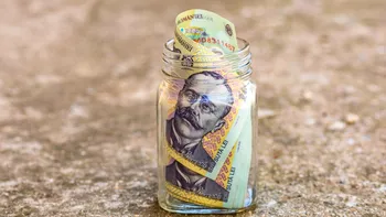 Ce se întâmplă dacă ții banii cash acasă în perioade de criză. Avertismentul economiștilor pentru români