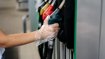Europa, lovită de un nou val de scumpiri la pompă. Ce preţuri au carburanţii azi, 27 mai, în Bucureşti