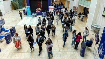 A început cel mai mare târg educațional din România. Participă 93 de licee și 12 universități