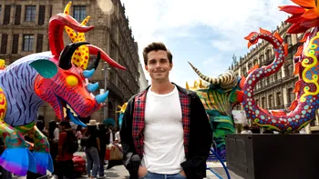 Antoni Porowski pornește într-o aventură spectaculoasă pe National Geographic. Orașele celebre pe care le descoperă dincolo de traseele turistice