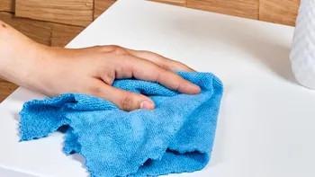 Culorile lavetelor din microfibră nu sunt întâmplătoare. Care trebuie folosită în baie, bucătărie sau dormitor