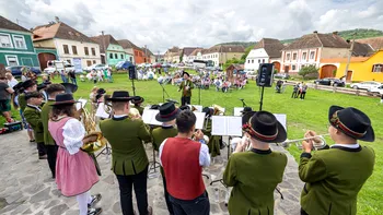 Săptămâna Hafferland 2026 te ajută să vezi Transilvania și tradițiile săsești cu alți ochi. În perioada 6-9 august, Nadia Comâneci ajunge la bisericile fortificate
