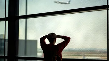 Hainele din cauza cărora nu ţi se permite accesul în avion. La ce să fii atent vara aceasta când pleci în concediu