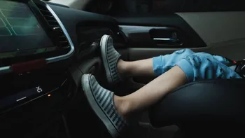 La ce vârstă au voie copiii să stea pe locul din dreapta față. Ce prevede legea