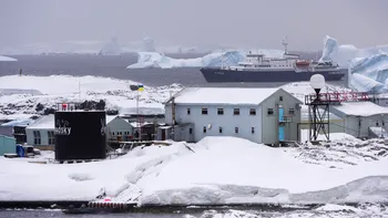 Seiful ascuns sub gheața Antarcticii care ar putea salva istoria climei Pământului. Ce păstrează în interior