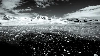 O bucată uriașă de gheață, aproape cât Texasul, lipsește din Antarctica. Cercetătorii se tem că nu se va mai forma